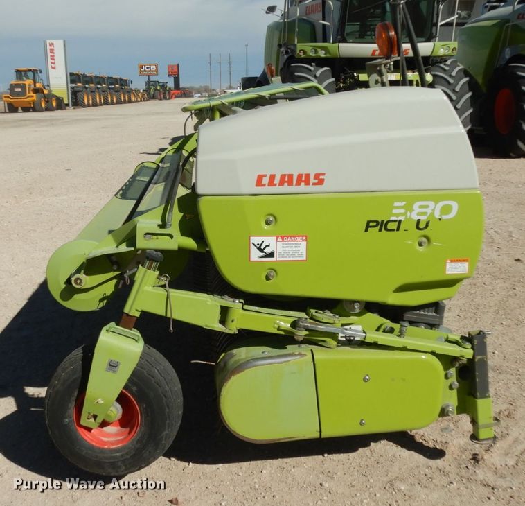 image for item DG1602 2015 Claas 380  pickup head