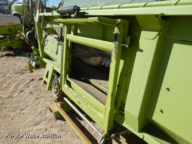 image for item DG1602 2015 Claas 380  pickup head