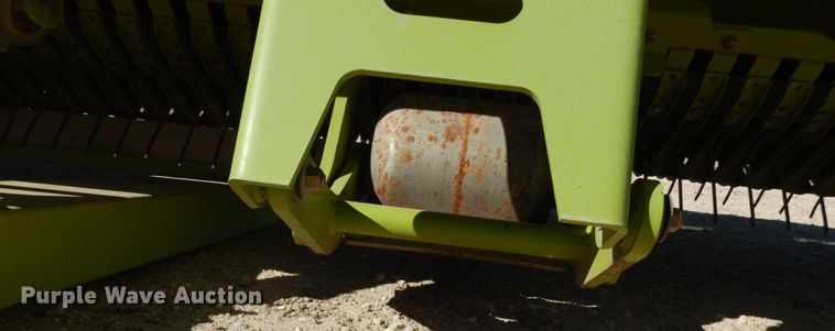 image for item DG1602 2015 Claas 380  pickup head