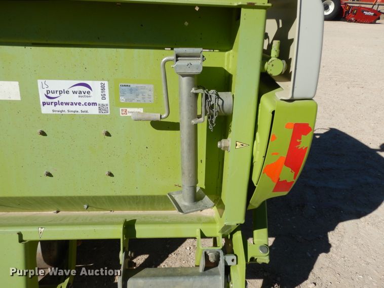 image for item DG1602 2015 Claas 380  pickup head