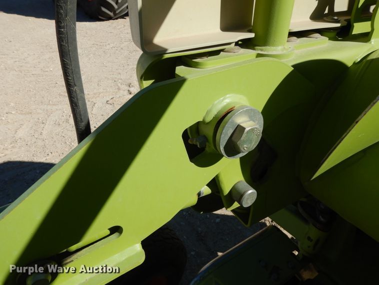 image for item DG1602 2015 Claas 380  pickup head