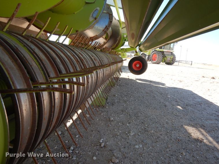 image for item DG1602 2015 Claas 380  pickup head