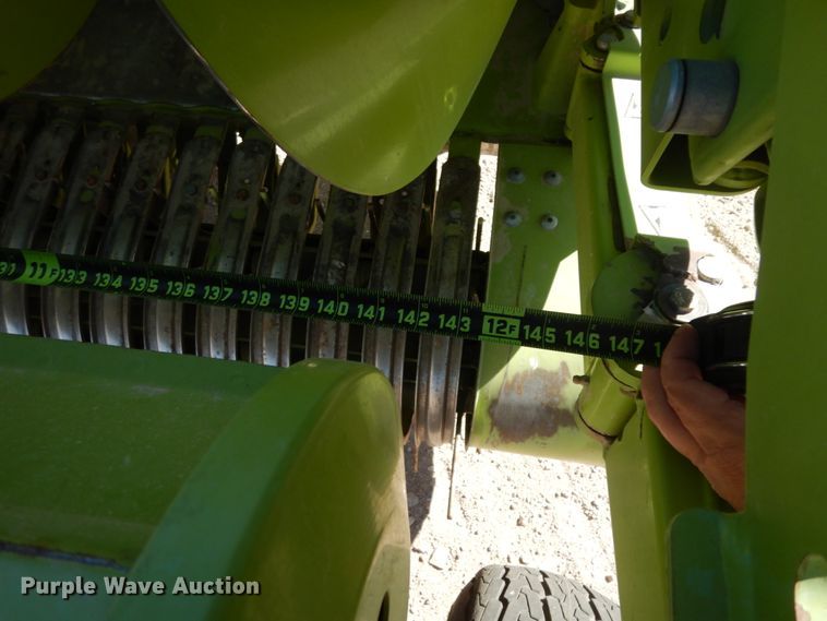 image for item DG1602 2015 Claas 380  pickup head