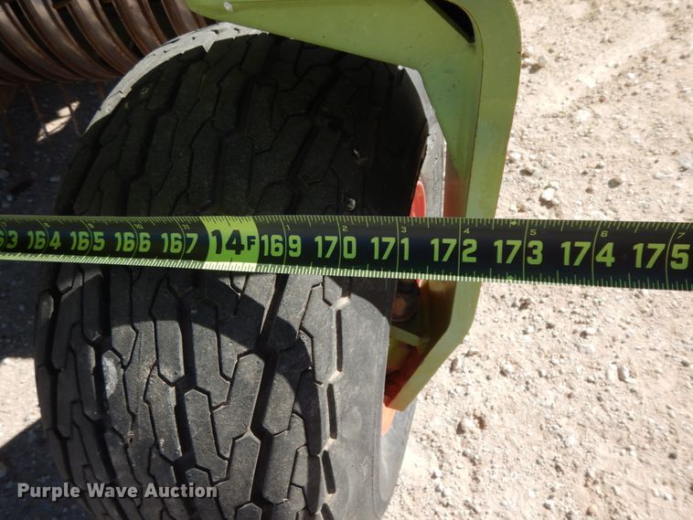 image for item DG1602 2015 Claas 380  pickup head