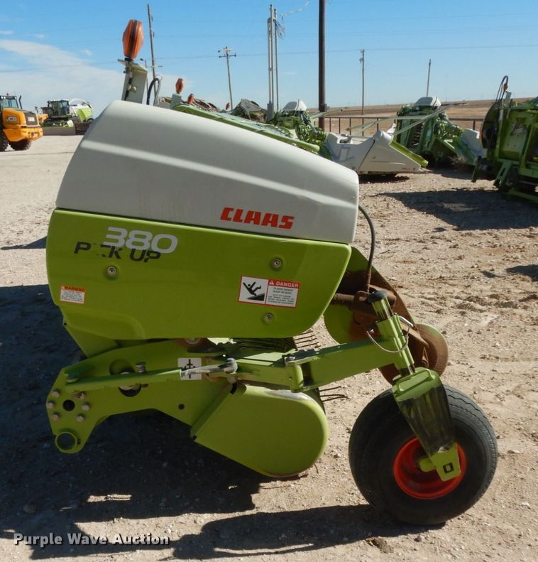 image for item DG1603 2015 Claas 380  pickup head