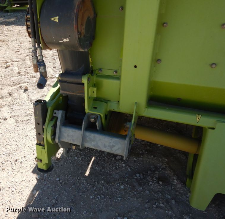 image for item DG1603 2015 Claas 380  pickup head