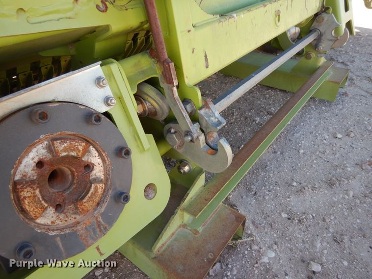 image for item DG1603 2015 Claas 380  pickup head