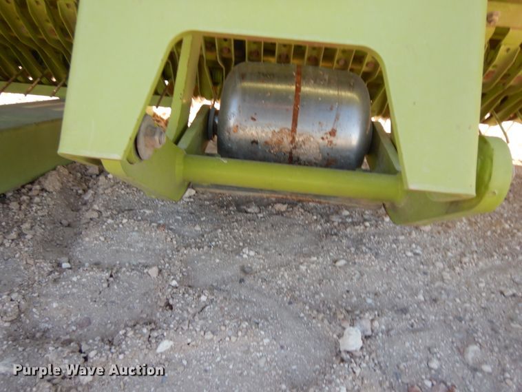 image for item DG1603 2015 Claas 380  pickup head