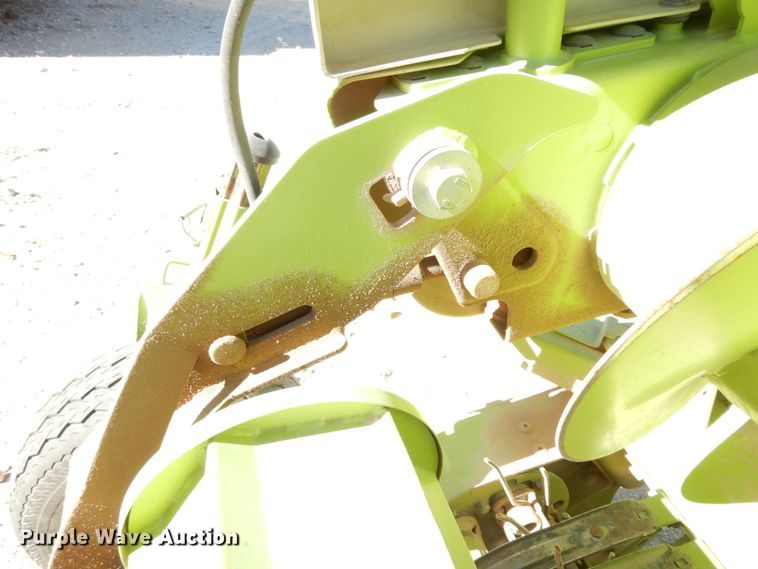 image for item DG1603 2015 Claas 380  pickup head