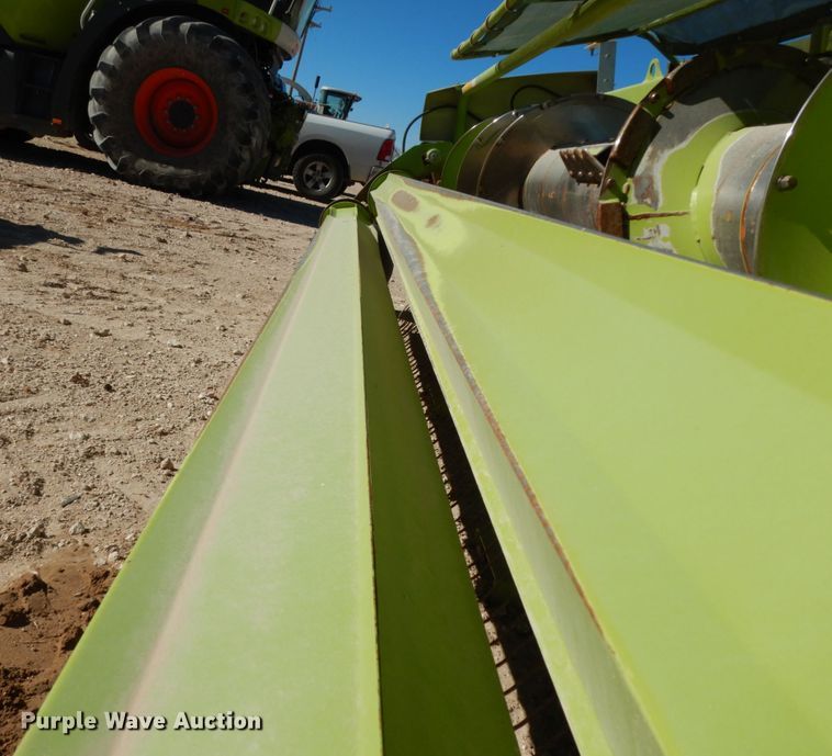 image for item DG1603 2015 Claas 380  pickup head