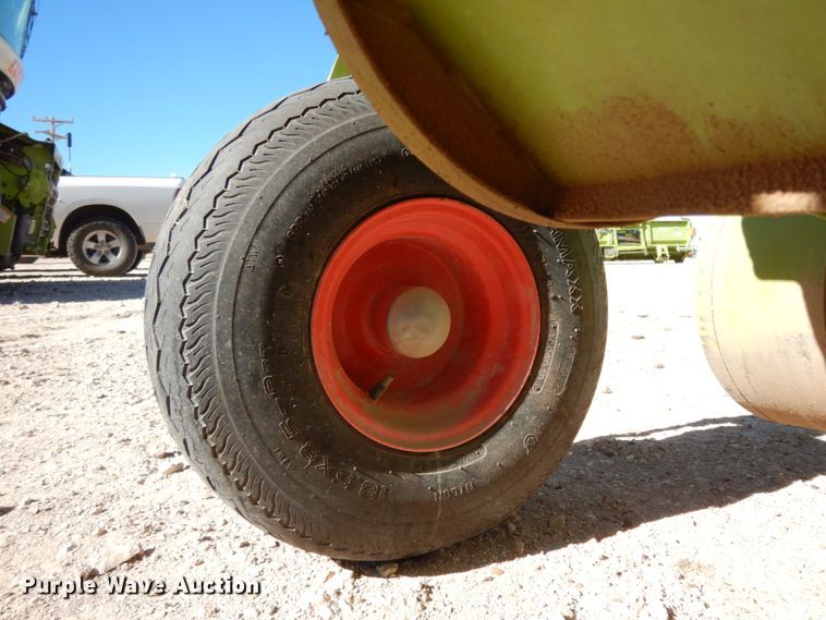 image for item DG1603 2015 Claas 380  pickup head