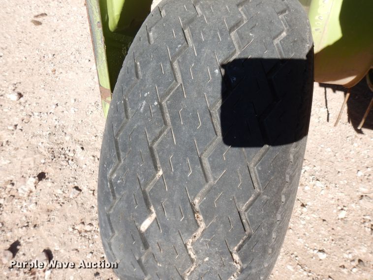 image for item DG1603 2015 Claas 380  pickup head