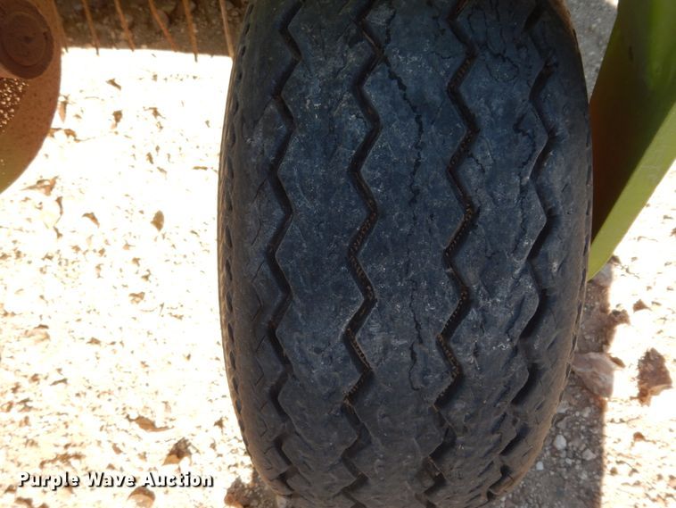 image for item DG1603 2015 Claas 380  pickup head