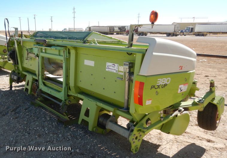 image for item DG1604 2013 Claas 380  pickup head