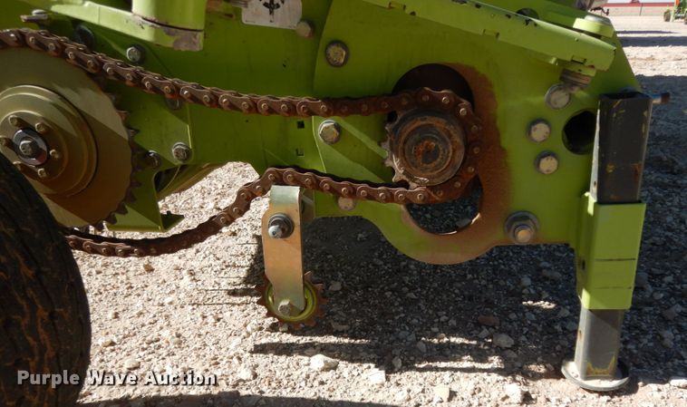 image for item DG1604 2013 Claas 380  pickup head