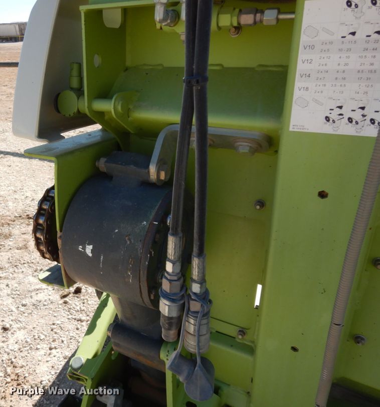 image for item DG1604 2013 Claas 380  pickup head