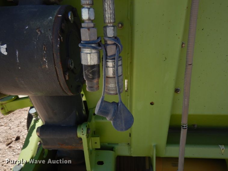 image for item DG1604 2013 Claas 380  pickup head