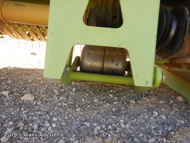 image for item DG1604 2013 Claas 380  pickup head