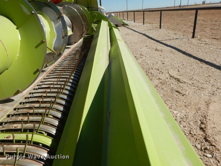 image for item DG1604 2013 Claas 380  pickup head