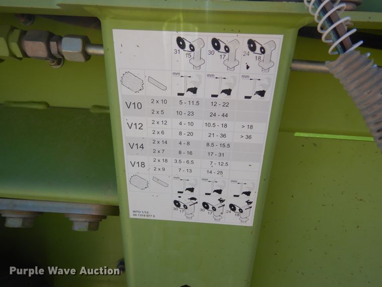 image for item DG1604 2013 Claas 380  pickup head