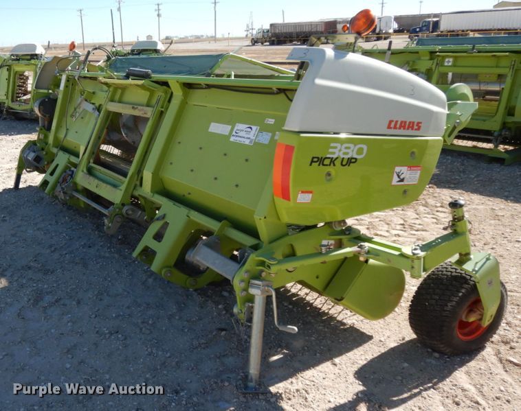 image for item DG1605 2015 Claas 380  pickup head