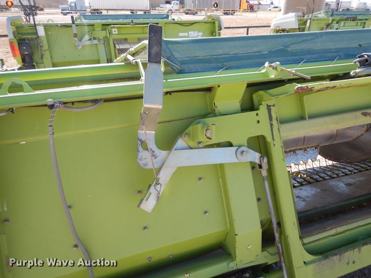 image for item DG1605 2015 Claas 380  pickup head