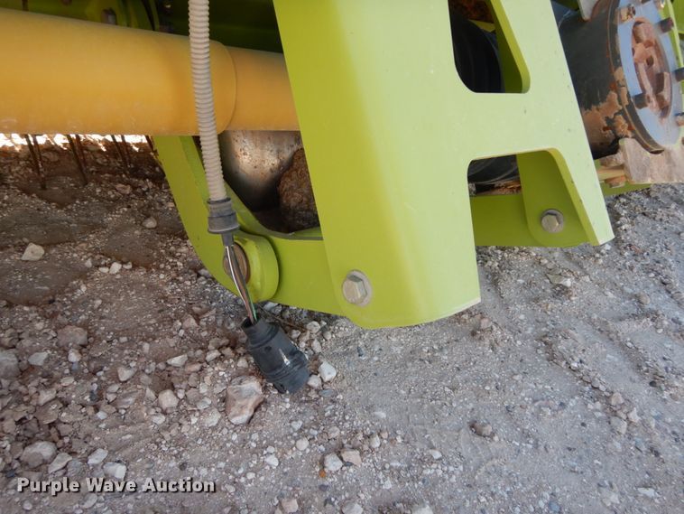 image for item DG1605 2015 Claas 380  pickup head