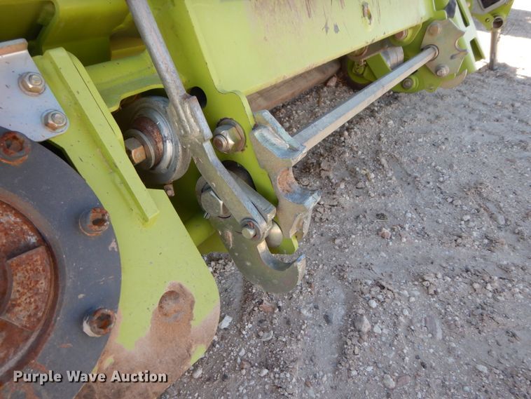 image for item DG1605 2015 Claas 380  pickup head