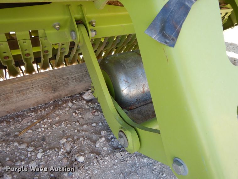 image for item DG1605 2015 Claas 380  pickup head