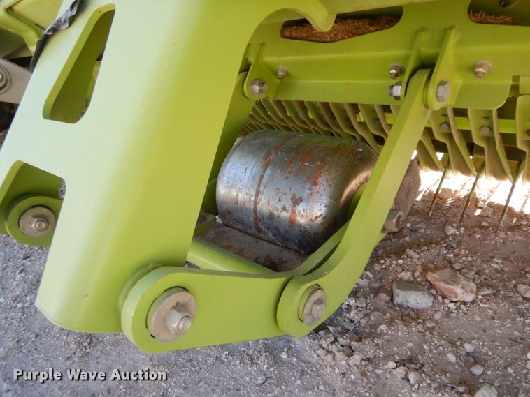 image for item DG1605 2015 Claas 380  pickup head