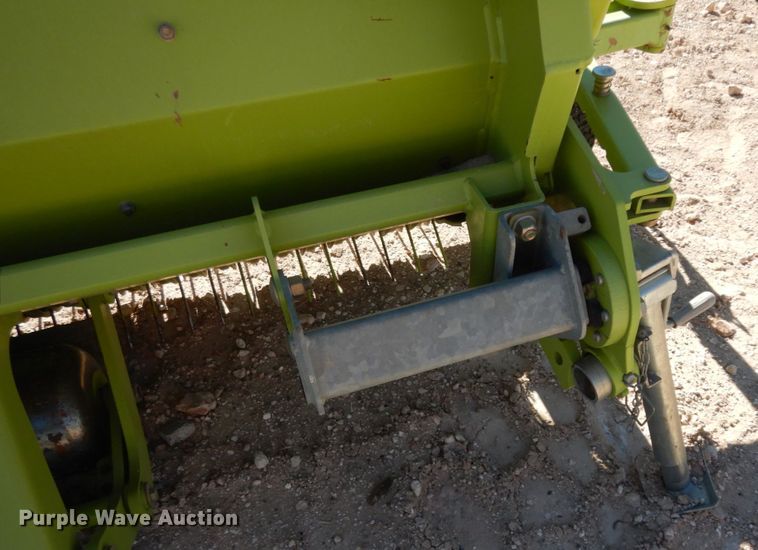 image for item DG1605 2015 Claas 380  pickup head