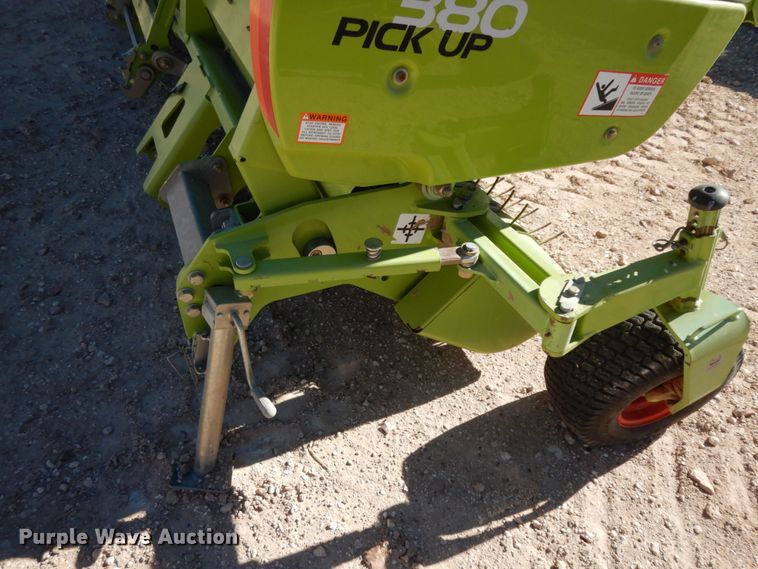 image for item DG1605 2015 Claas 380  pickup head