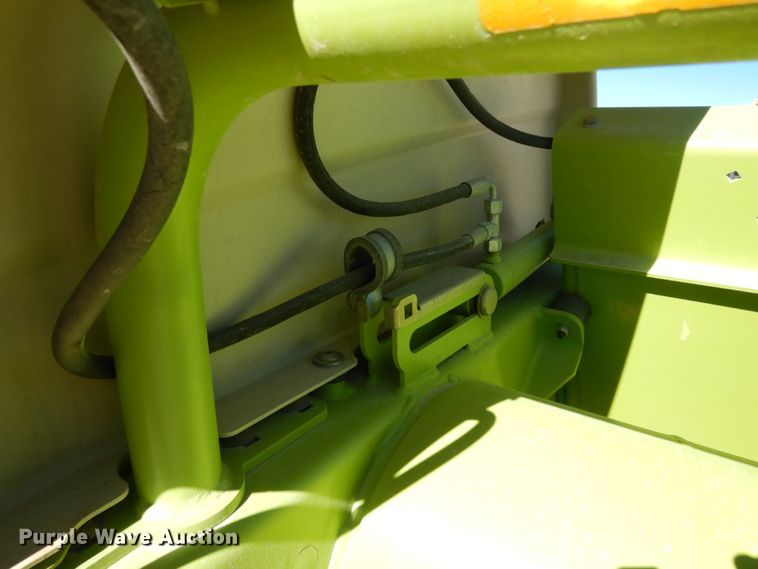 image for item DG1605 2015 Claas 380  pickup head