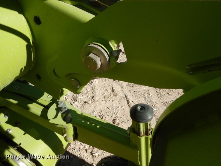 image for item DG1605 2015 Claas 380  pickup head