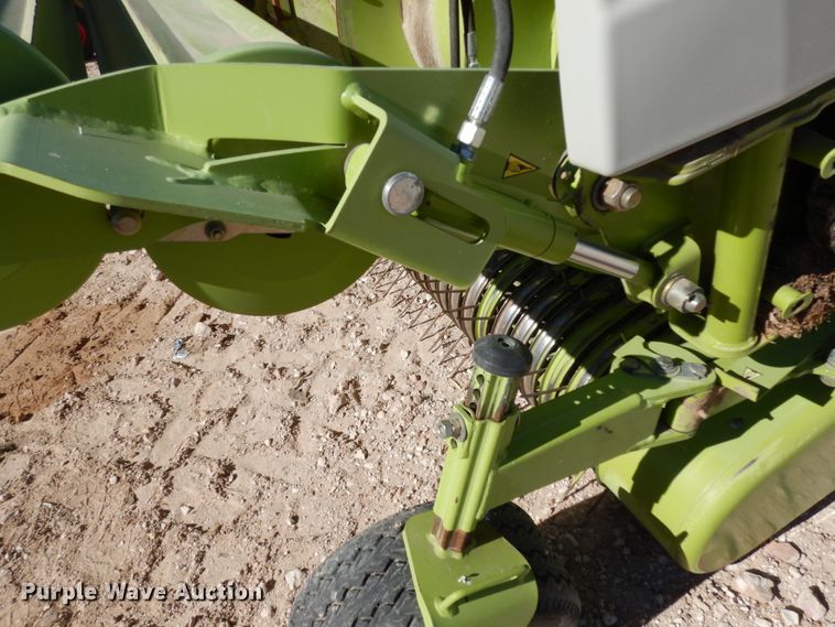 image for item DG1605 2015 Claas 380  pickup head