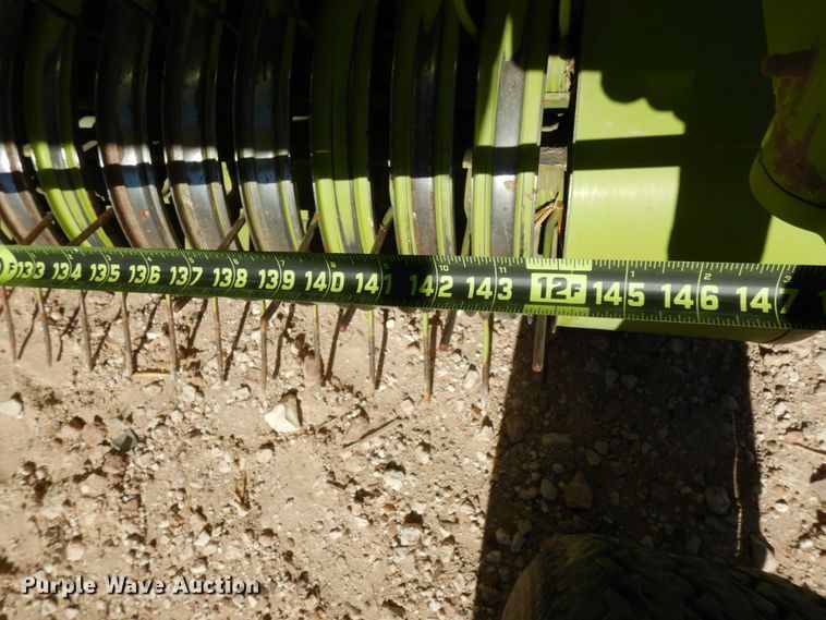 image for item DG1605 2015 Claas 380  pickup head