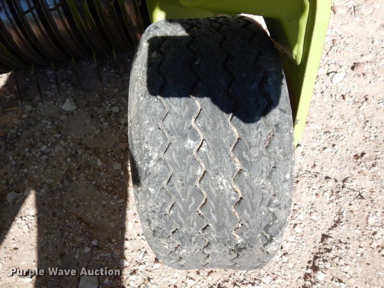 image for item DG1605 2015 Claas 380  pickup head