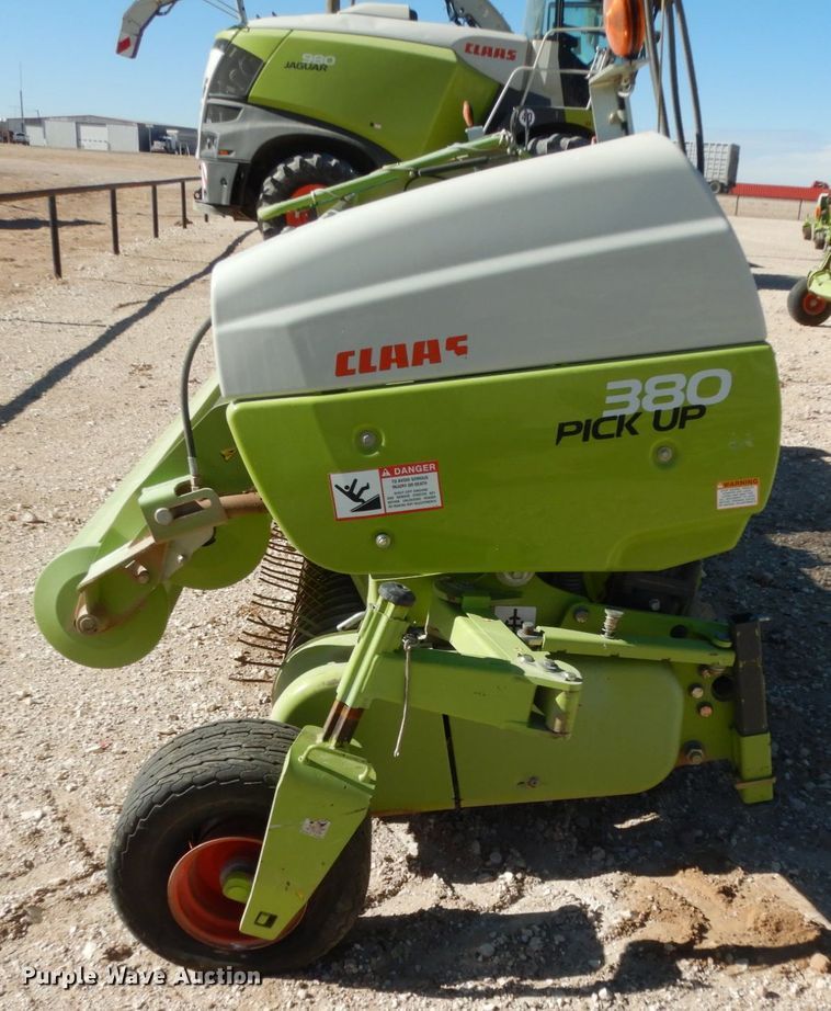 image for item DG1606 2015 Claas 380  pickup head