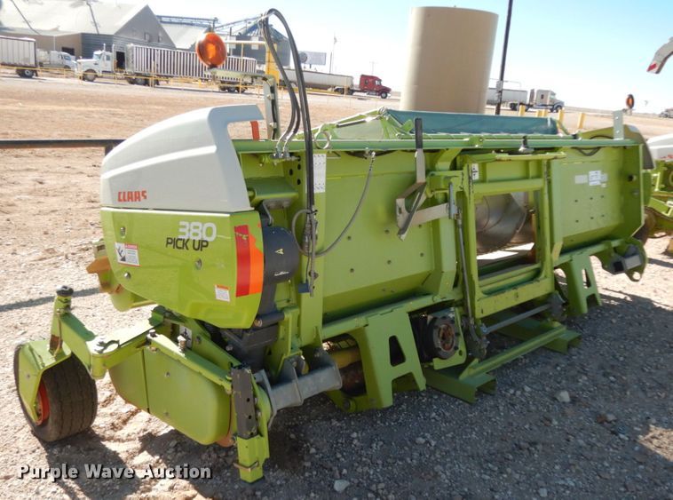 image for item DG1606 2015 Claas 380  pickup head