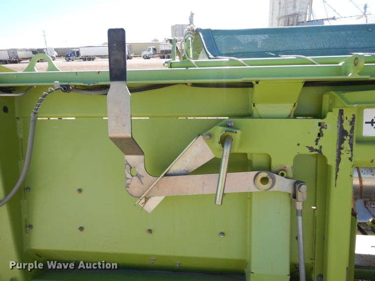 image for item DG1606 2015 Claas 380  pickup head