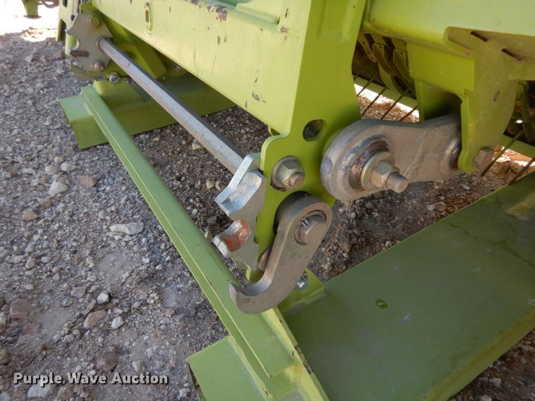image for item DG1606 2015 Claas 380  pickup head