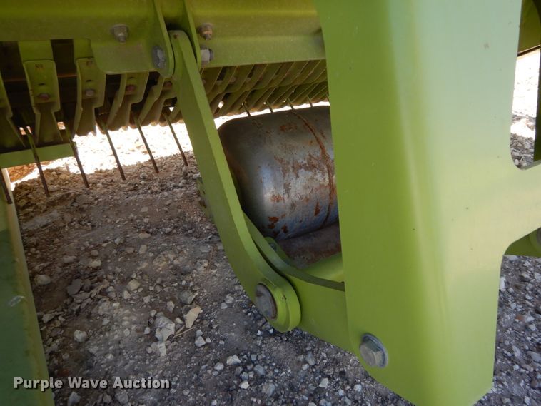 image for item DG1606 2015 Claas 380  pickup head