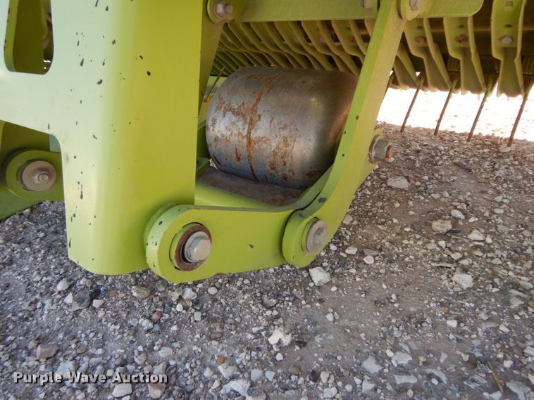 image for item DG1606 2015 Claas 380  pickup head