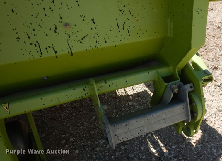 image for item DG1606 2015 Claas 380  pickup head