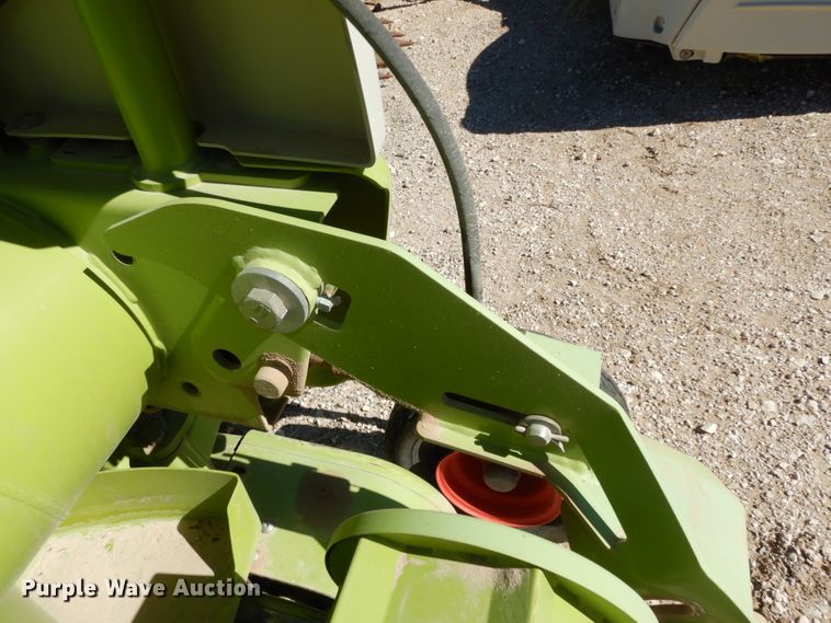 image for item DG1606 2015 Claas 380  pickup head