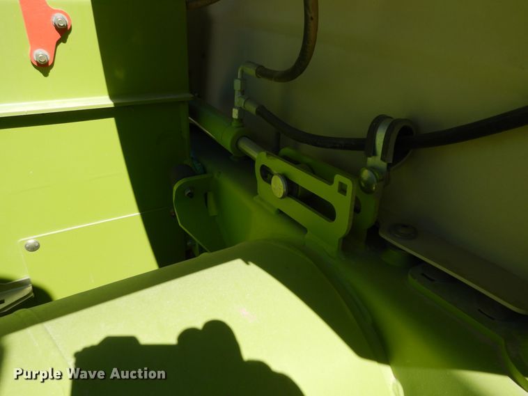image for item DG1606 2015 Claas 380  pickup head