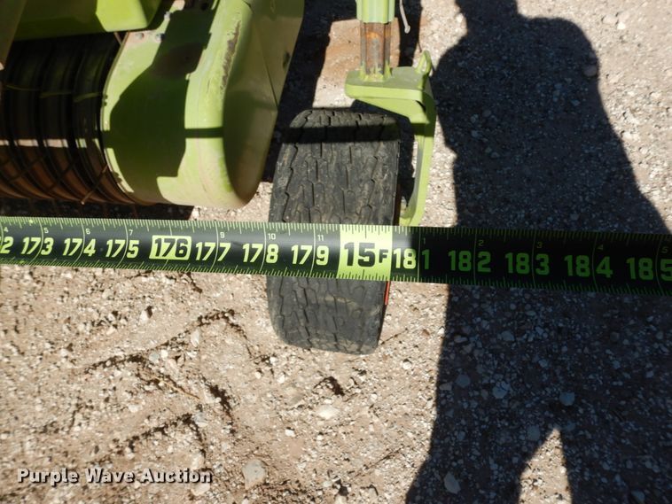 image for item DG1606 2015 Claas 380  pickup head