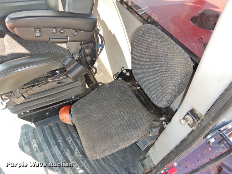 image for item DG1630 2016 Massey-Ferguson WR9870  windrower