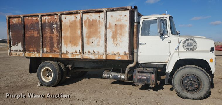 image for item DG8422 1981 Ford L8000  dump truck