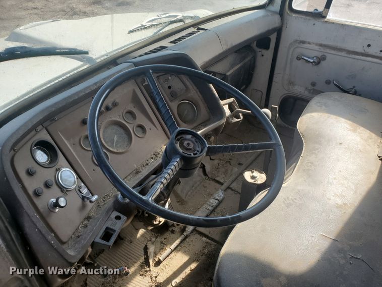 image for item DG8422 1981 Ford L8000  dump truck